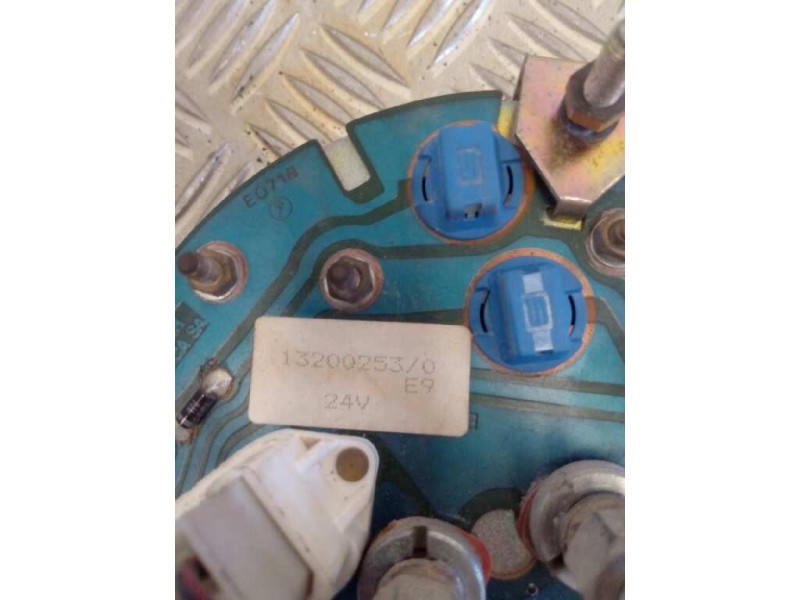 Recambio de cuadro instrumentos para nissan trucks l80.09 l80.14 referencia OEM IAM 132002530 19497602 