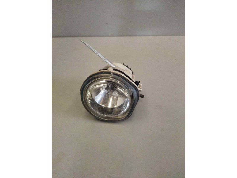 Recambio de faro antiniebla derecho para iveco stralis (as) 12.9 diesel referencia OEM IAM 504181095  