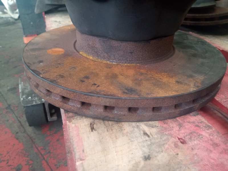 Recambio de buje delantero para iveco daily caja cerrada (2006 =>) referencia OEM IAM 504366658 504207324 