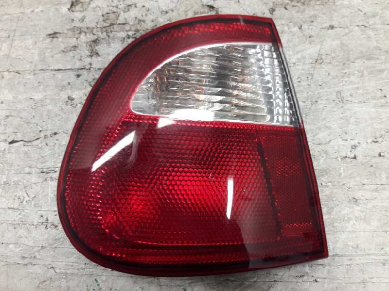 Recambio de piloto trasero izquierdo para seat cordoba berlina (6k2) signo referencia OEM IAM 67734490  