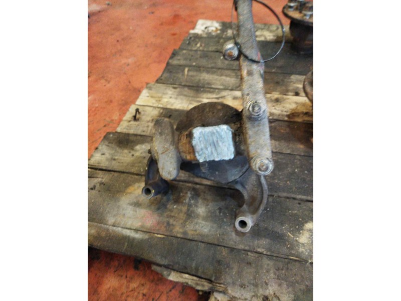 Recambio de mangueta delantera derecha para nissan trucks atleon 110 referencia OEM IAM   