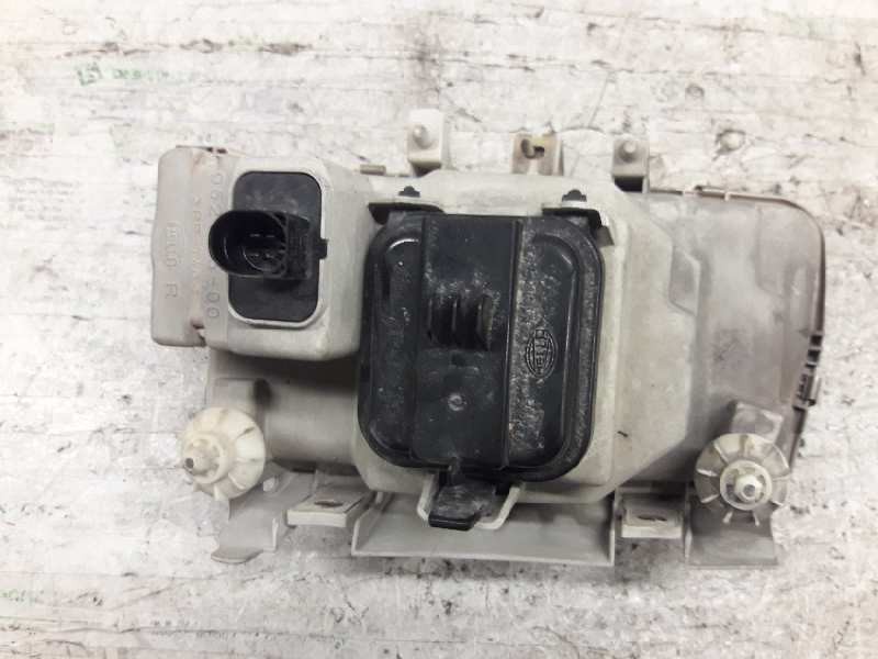 Recambio de faro derecho para volkswagen polo berlina (6n1) básico referencia OEM IAM 96249600  