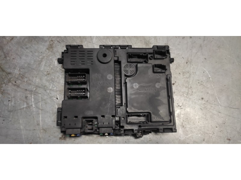 Recambio de caja reles / fusibles para peugeot 206 berlina 1.9 diesel referencia OEM IAM 9626460880  BSI