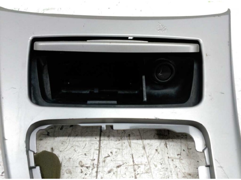 Recambio de guarnecidos palanca cambio para bmw serie 3 berlina (e90) 320d referencia OEM IAM 51167078571  