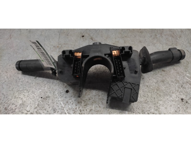 Recambio de mando multifuncion para ford fiesta berlina básico referencia OEM IAM   