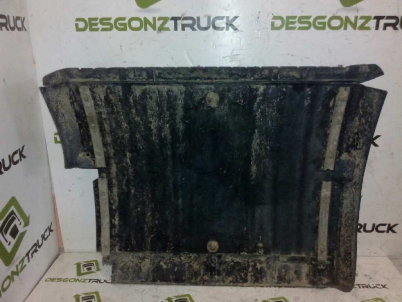 Recambio de guardabarros trasero derecho para renault premium route 2006 fas 4x2 larga distancia referencia OEM IAM   