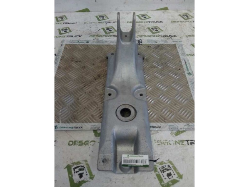 Recambio de soporte para renault premium route 2006 fas 4x2 larga distancia referencia OEM IAM 5010552371  