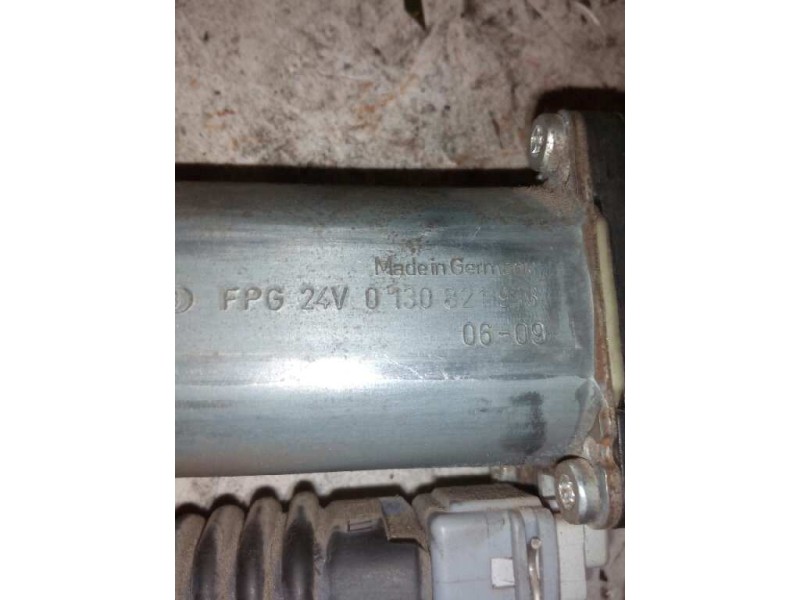 Recambio de elevalunas delantero derecho para daf serie xf105.xxx fsa 4x2 space-cab referencia OEM IAM 0130821916  