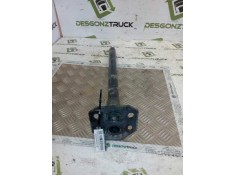 Recambio de soporte guardabarros trasero para renault premium route 2006 fas 4x2 larga distancia referencia OEM IAM IZQUIERDO  