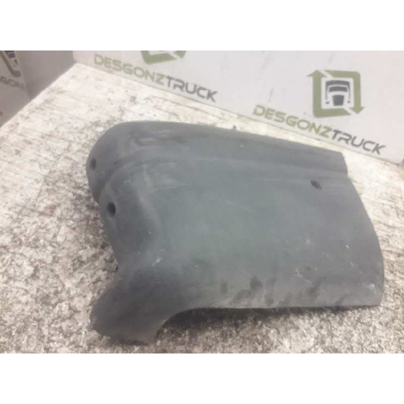 Recambio de puntera paragolpes trasera derecha para renault master combi desde ´98 2.5 diesel referencia OEM IAM 7700352124  
