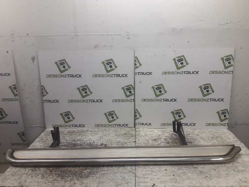 Recambio de estribo derecho para tata telcoline 4x4 referencia OEM IAM   