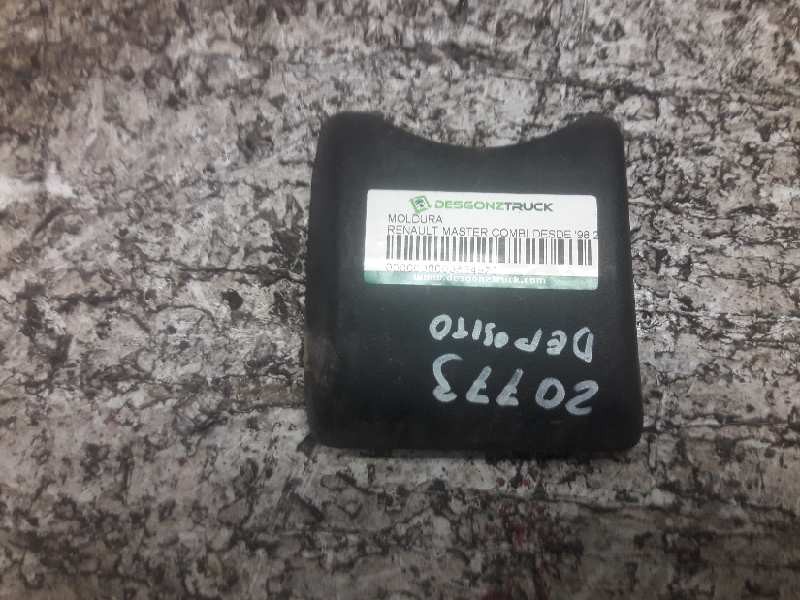 Recambio de moldura para renault master combi desde ´98 2.5 diesel referencia OEM IAM  IZQUIERDA 
