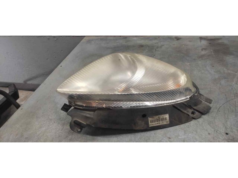 Recambio de faro derecho para citroën xsara picasso 2.0 hdi sx plus referencia OEM IAM 9631494980  