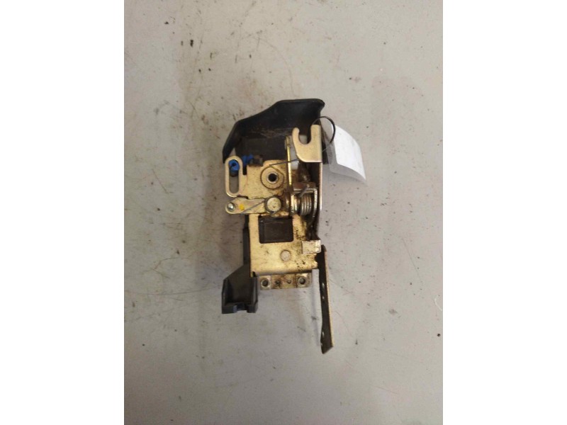 Recambio de cerradura puerta delantera derecha para renault premium lander 10.8 diesel referencia OEM IAM 7482365191 7420864258 