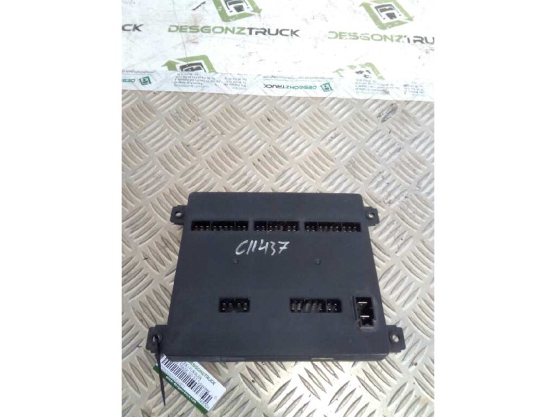 Recambio de caja reles / fusibles para nissan trade 100 3.0 turbodiesel referencia OEM IAM 24063G4900  