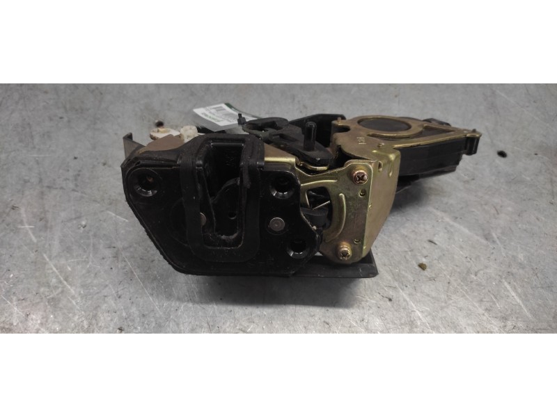 Recambio de cerradura puerta trasera izquierda para hyundai matrix (fc) 1.6 gls referencia OEM IAM   5 PINS