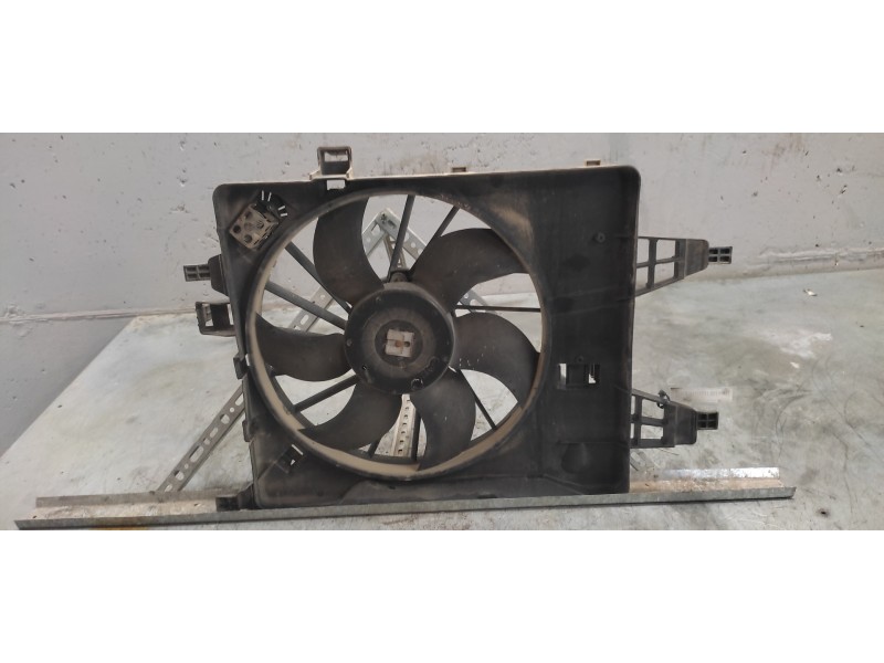Recambio de electroventilador para renault kangoo profesional referencia OEM IAM 921206476R  