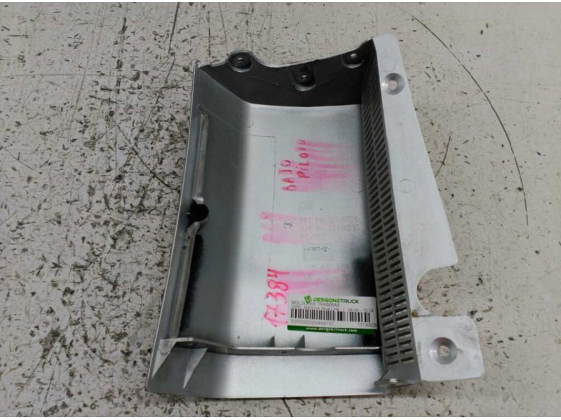 Recambio de molduras traseras para opel meriva blue line referencia OEM IAM 13130028 ENCIMA REFLECTANTE DERECHA