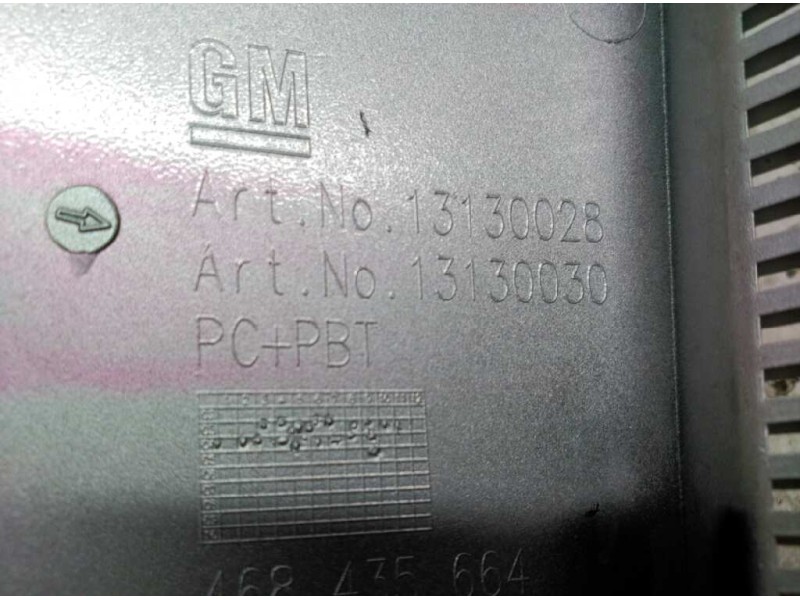 Recambio de molduras traseras para opel meriva blue line referencia OEM IAM 13130028 ENCIMA REFLECTANTE DERECHA