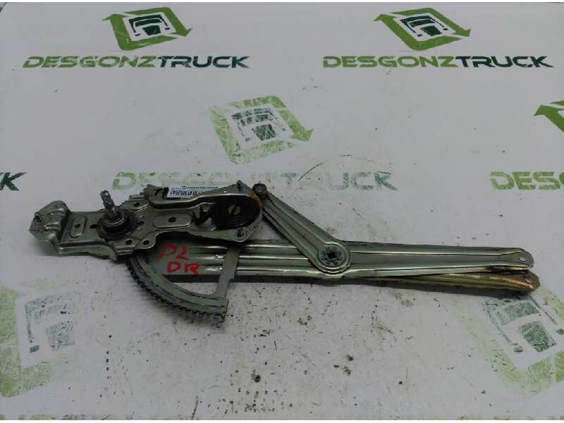 Recambio de elevalunas delantero derecho para peugeot 205 berlina 1.1 mito referencia OEM IAM 922252  