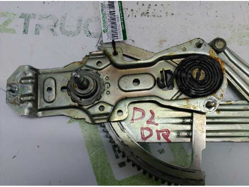 Recambio de elevalunas delantero derecho para peugeot 205 berlina 1.1 mito referencia OEM IAM 922252  