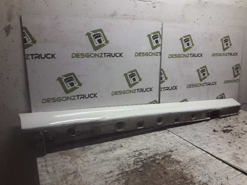 Recambio de estribo derecho para bmw serie 3 berlina (e46) 320d referencia OEM IAM   