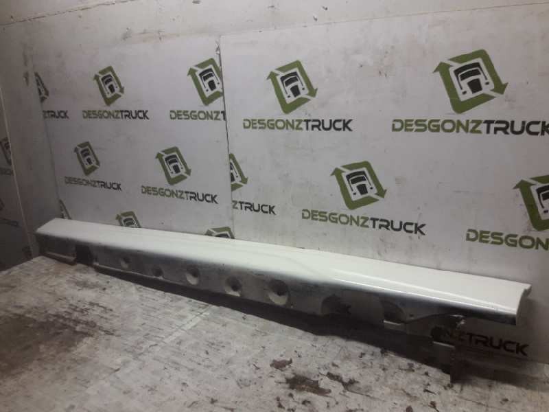 Recambio de estribo izquierdo para bmw serie 3 berlina (e46) 320d referencia OEM IAM   