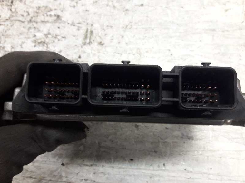 Recambio de centralita motor uce para renault scenic ii authentique referencia OEM IAM 8200391966 0281011776 BOSCH