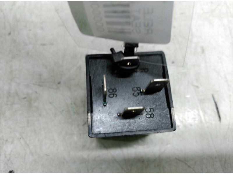Recambio de rele para seat ibiza (6k) cl referencia OEM IAM 1L0951307 RELE ZUMBADOR DE LUCES 