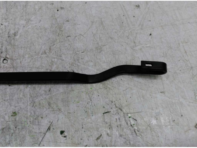 Recambio de brazo limpia delantero izquierdo para seat marbella ce referencia OEM IAM 6A0955409  