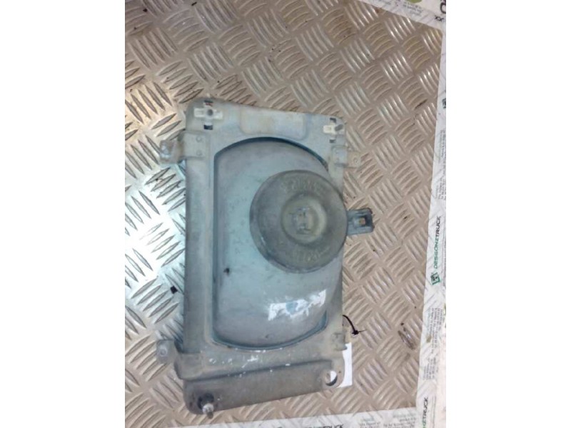 Recambio de faro derecho para pegaso trucks ekus 75.40 referencia OEM IAM   