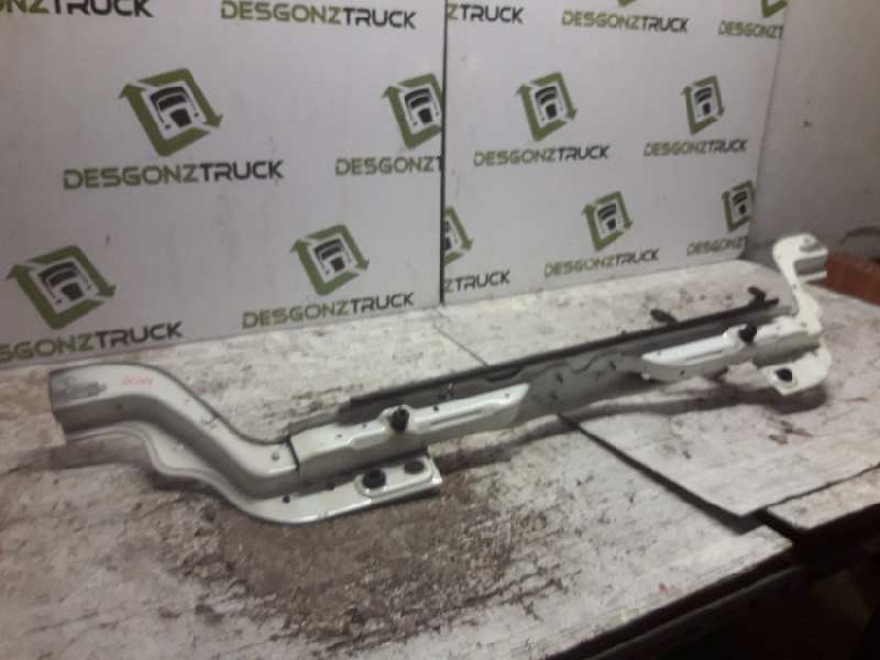 Recambio de travesaño superior para fiat fiorino adventure sx kasten referencia OEM IAM   