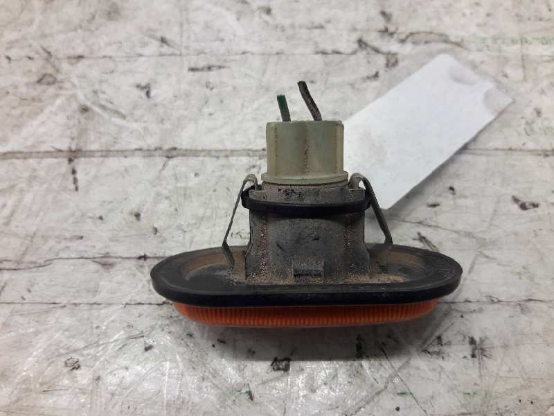 Recambio de piloto lateral derecho para renault master desde ´98 referencia OEM IAM 7700847333  