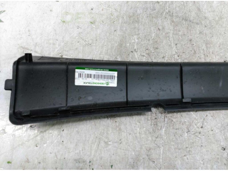 Recambio de torpedo para opel zafira a blue line referencia OEM IAM 90587352 09175093 EXTERIOR