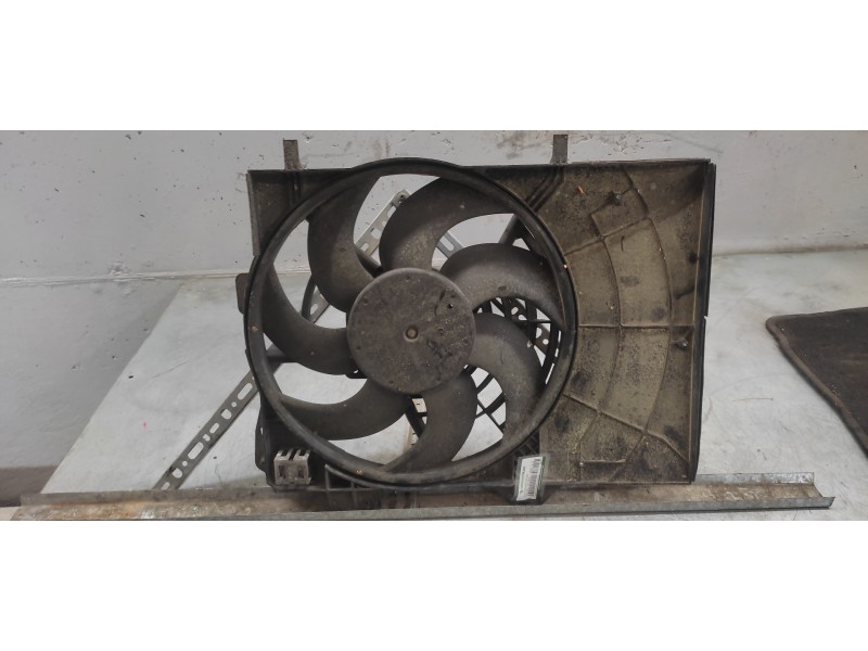 Recambio de electroventilador para peugeot 207 sport referencia OEM IAM 9680102880  