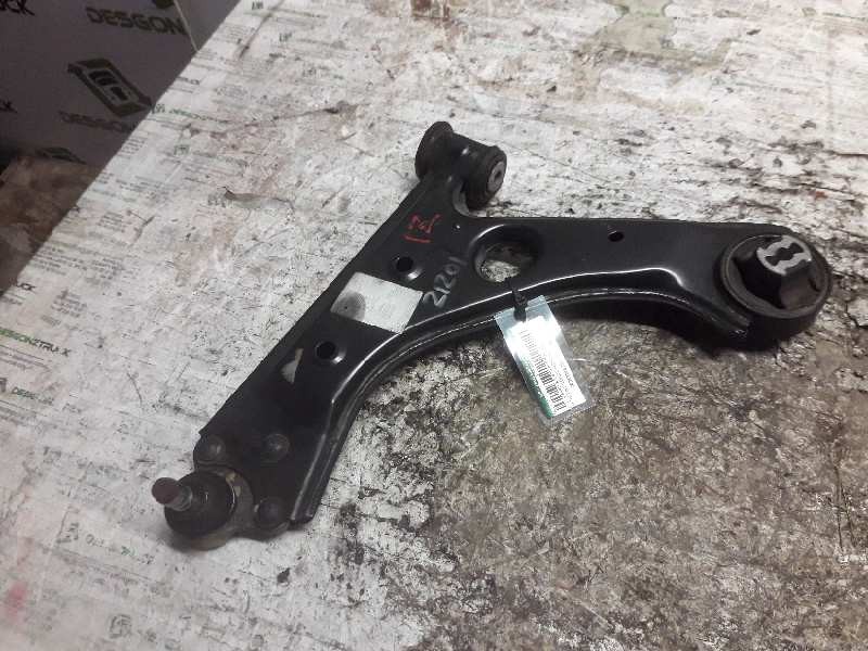 Recambio de brazo suspension inferior delantero izquierdo para fiat fiorino adventure sx kasten referencia OEM IAM 071195  