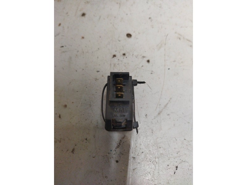 Recambio de boton antiniebla para nissan trade referencia OEM IAM   