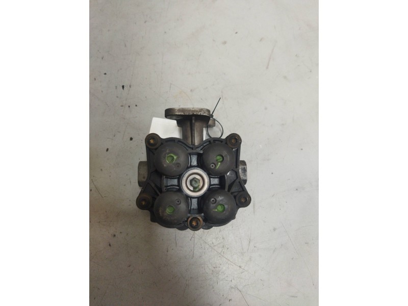 Recambio de valvula aire para iveco eurocargo 3.9 diesel referencia OEM IAM AE4608 K013764 VALVULA CUADRUPLE