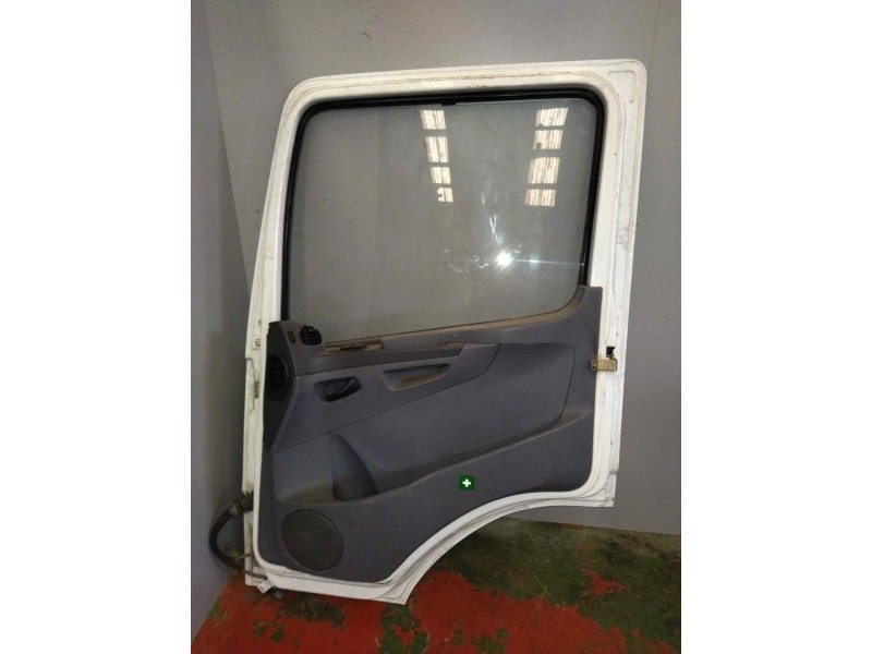 Recambio de puerta delantera derecha para mercedes-benz axor 2-ejes 18 ton 2004 referencia OEM IAM   