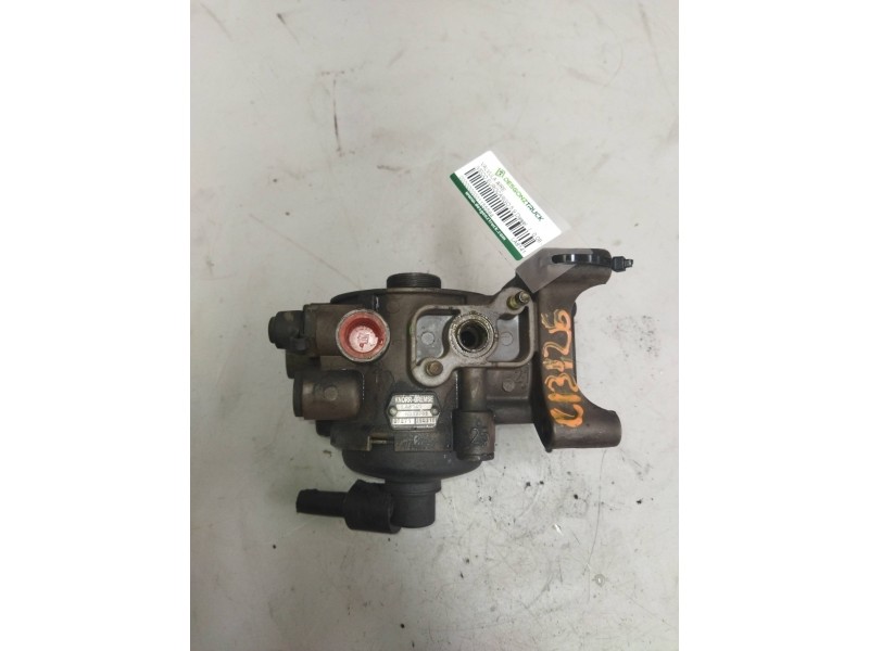 Recambio de valvula aire para iveco eurocargo 3.9 diesel referencia OEM IAM LA8141 K013768 VALVULA SECADORA
