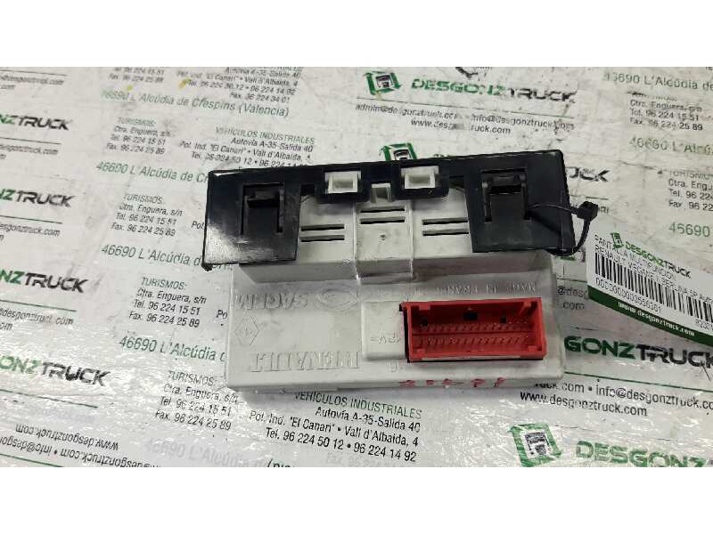 Recambio de pantalla multifuncion para renault megane ii berlina 5p authentique referencia OEM IAM 8200107839  