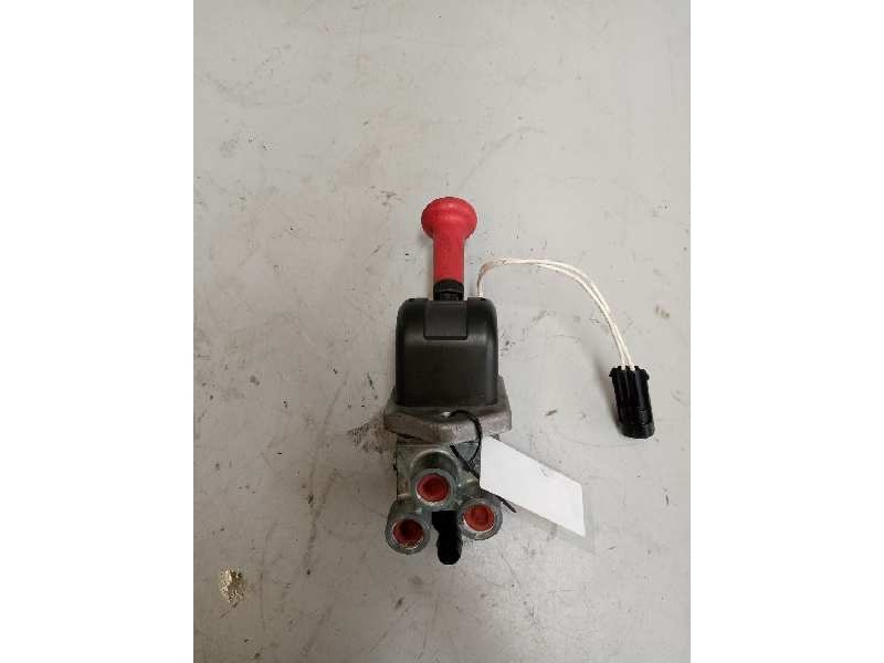 Recambio de palanca freno de mano para iveco eurocargo tector 3.9 diesel referencia OEM IAM 9611230070  