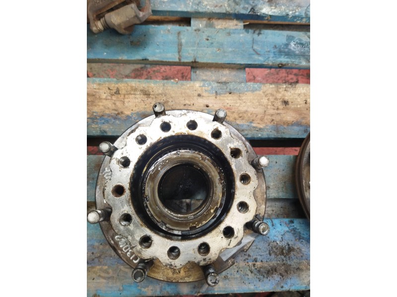 Recambio de buje trasero izquierdo para man le 14.225 llc referencia OEM IAM 81357013153 81357010153 