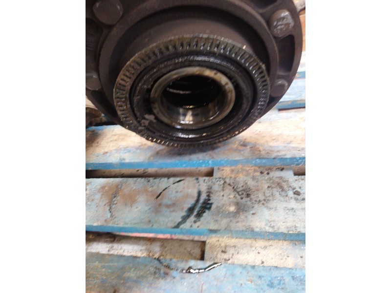 Recambio de buje trasero izquierdo para man le 14.225 llc referencia OEM IAM 81357013153 81357010153 