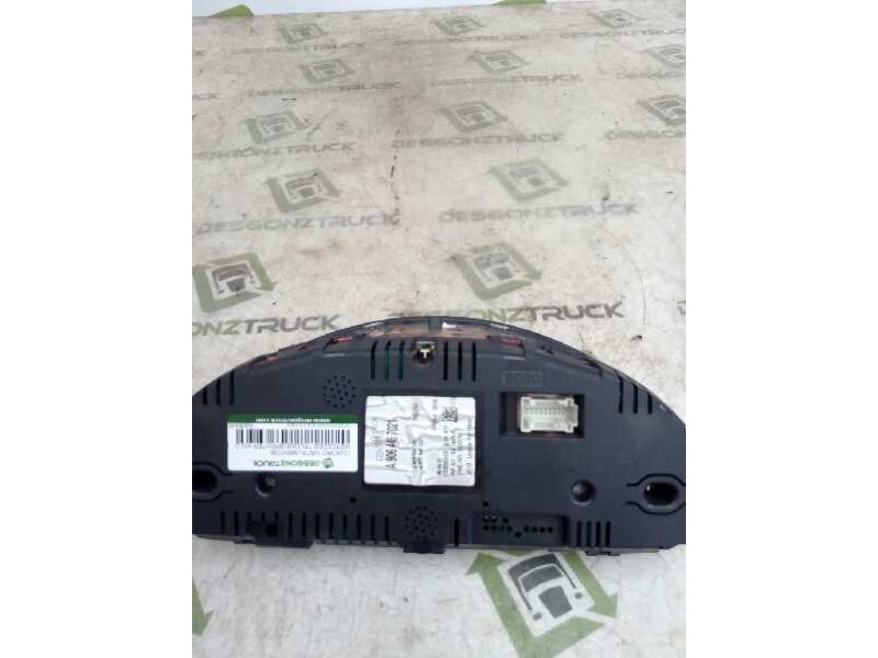 Recambio de cuadro instrumentos para mercedes trucks sprinter 410 d referencia OEM IAM A9064467021  