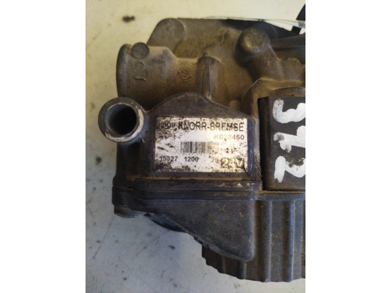 Recambio de valvula aire para renault serie d referencia OEM IAM 7485139224 K038450 ELECTRO VALVULA ABS