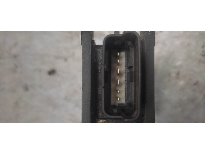 Recambio de motor elevalunas delantero derecho para peugeot 308 sport referencia OEM IAM 0130822369 6 PINS 