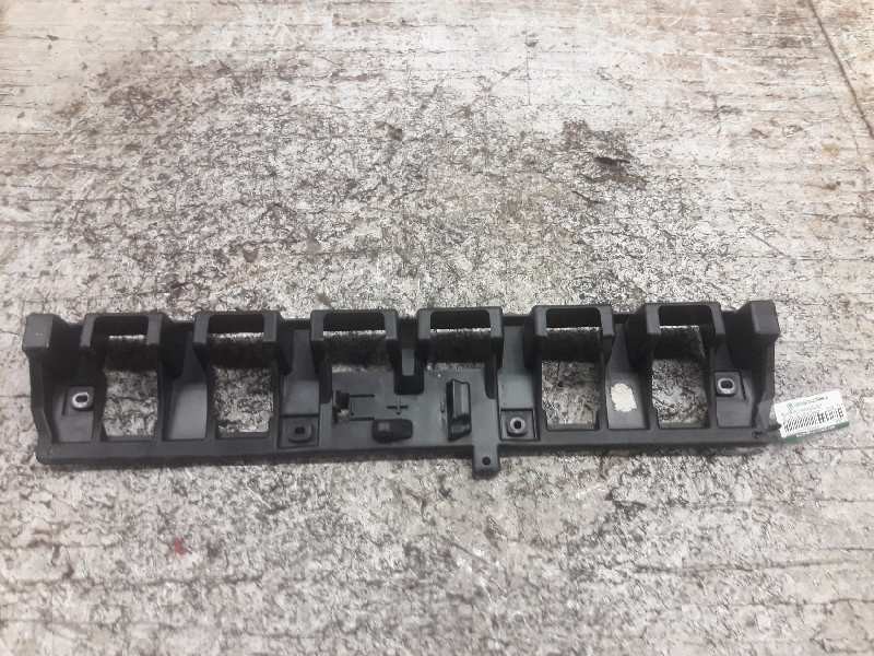 Recambio de soportes paragolpes para volvo c30 d5 r-design referencia OEM IAM 30657221 TRASERO CENTRAL 