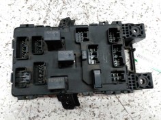 Recambio de caja reles / fusibles para toyota avensis berlina (t 22) 2.0 d4-d luna (5-ptas.) referencia OEM IAM 8264105011  