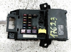 Recambio de caja reles / fusibles para toyota avensis berlina (t 22) 2.0 d4-d luna (5-ptas.) referencia OEM IAM 8264105011   2